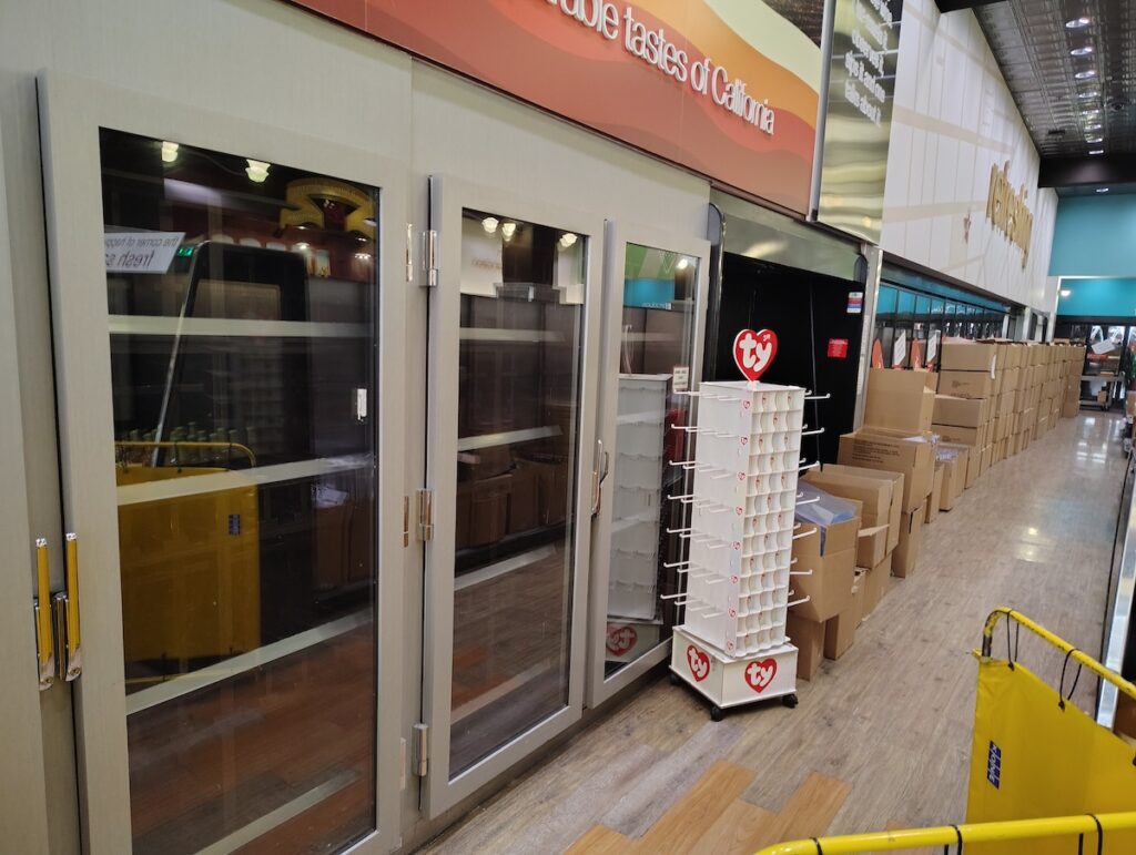 A very empty closing Walgreens in San Francisco